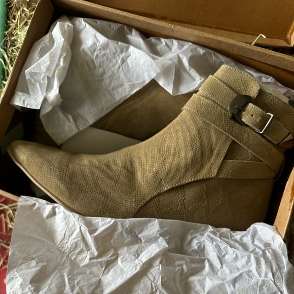 Western Chelsea Cuban Heel Boots 14 main image 12